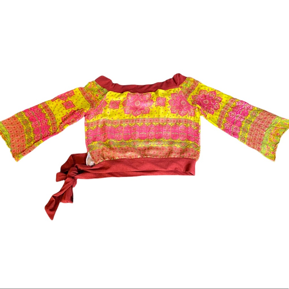 Alicia & Trixie silk bohemian slight cropped floral blouse  size M
